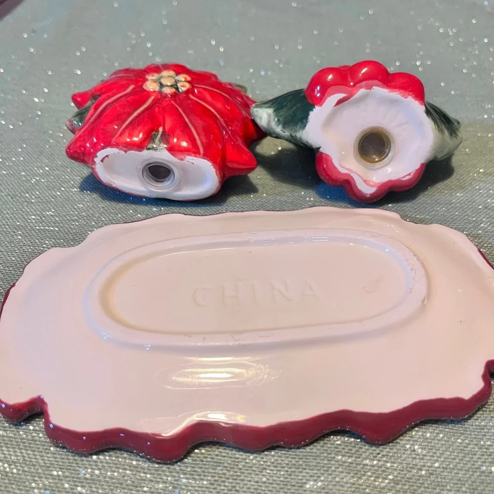 Christmas Poinsettia & Holly Berry Salt Pepper Shaker 3 Piece Set Vintage